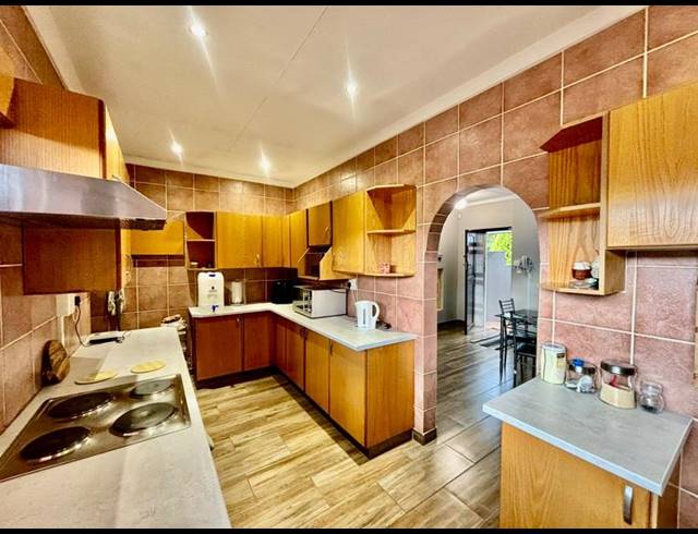 3 BEDROOM HOUSE FOR SALE IN VANDERBIJLPARK SW 5